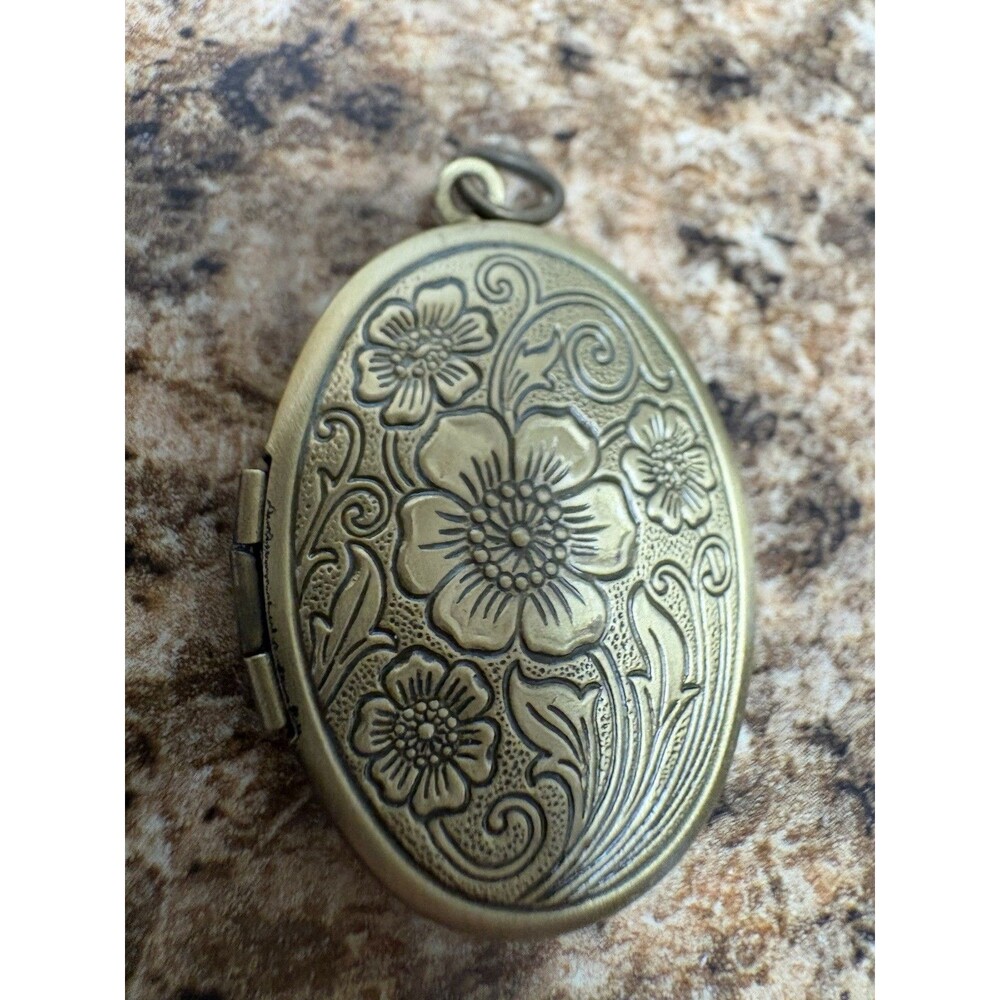 Vintage Style Oval Floral Locket Pendant Antique Brass Photo